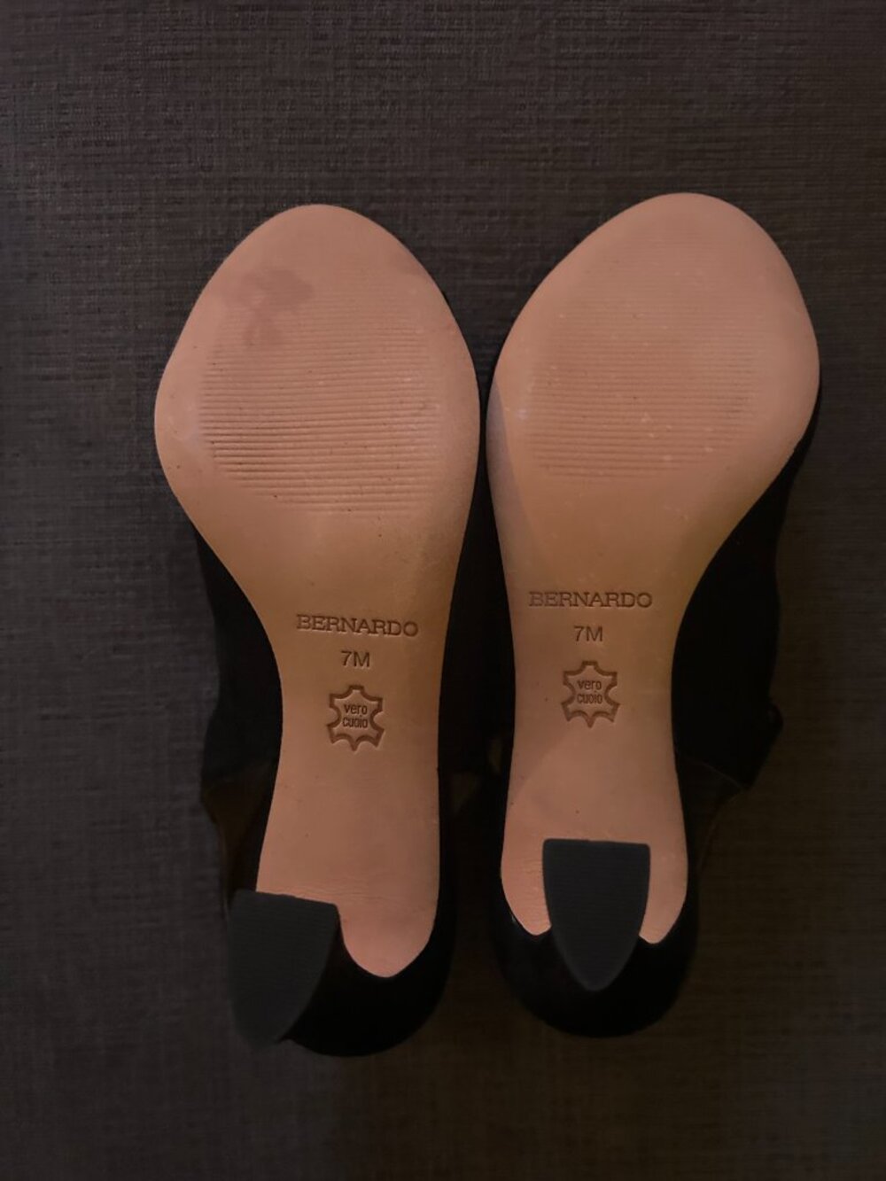 Bernardo Black Suede Nili Dress Pumps - NWT - Size 7 - Picture 3 of 4